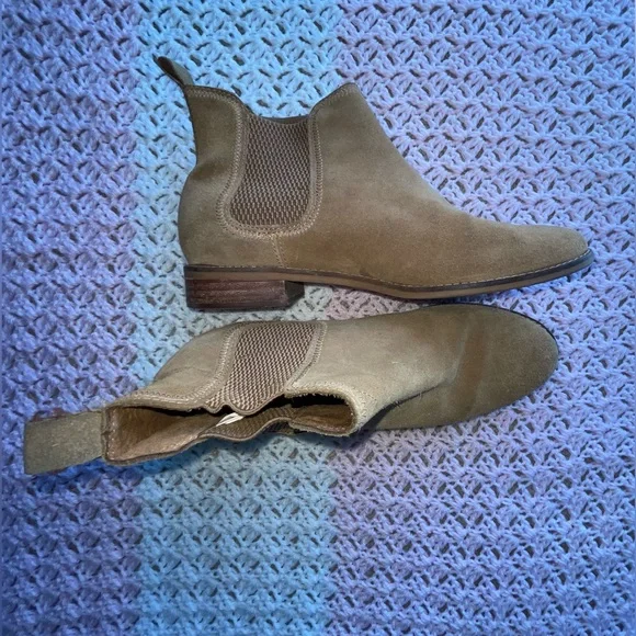 Toms Chelsea Boots - Picture 2 of 3